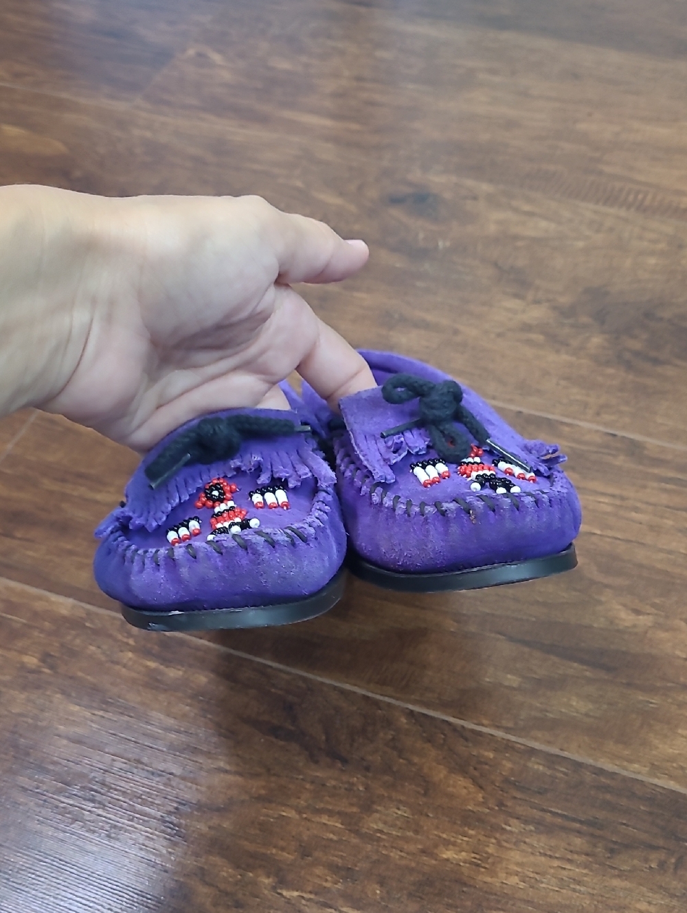 Minnetonka Purple Suede Moccasins with Embossed Insole Size 6 - Picture 5 of 8